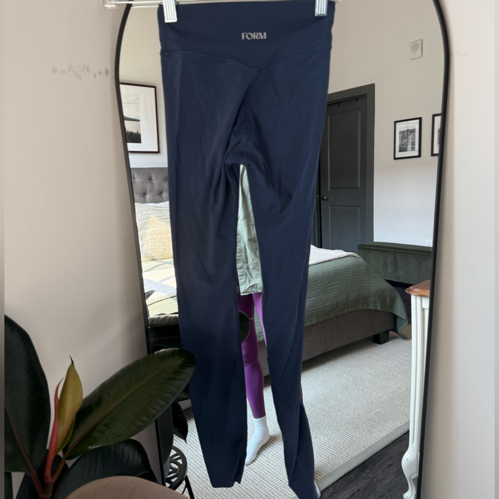 Navy Blue FORM Leggings
